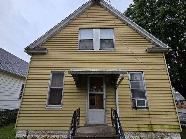 500 14th Avenue , Rock Island, IL 61201