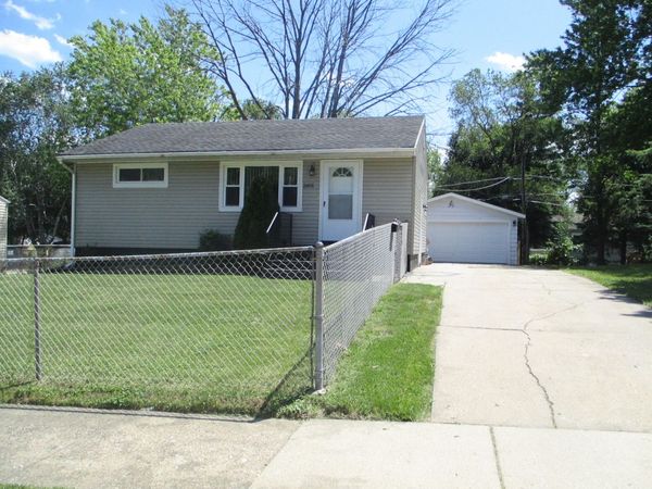 2401 Huron Terrace , Waukegan, IL 60087