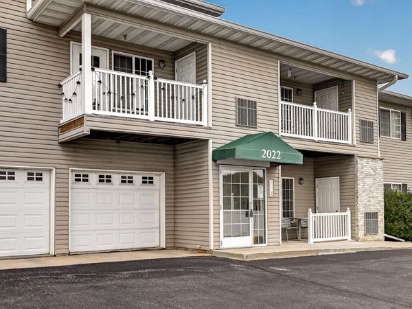2022 29th Place NW, Unit 203, Rochester, MN 55901