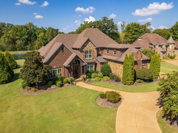 57 Lake Pointe Dr , Jackson, TN 38305