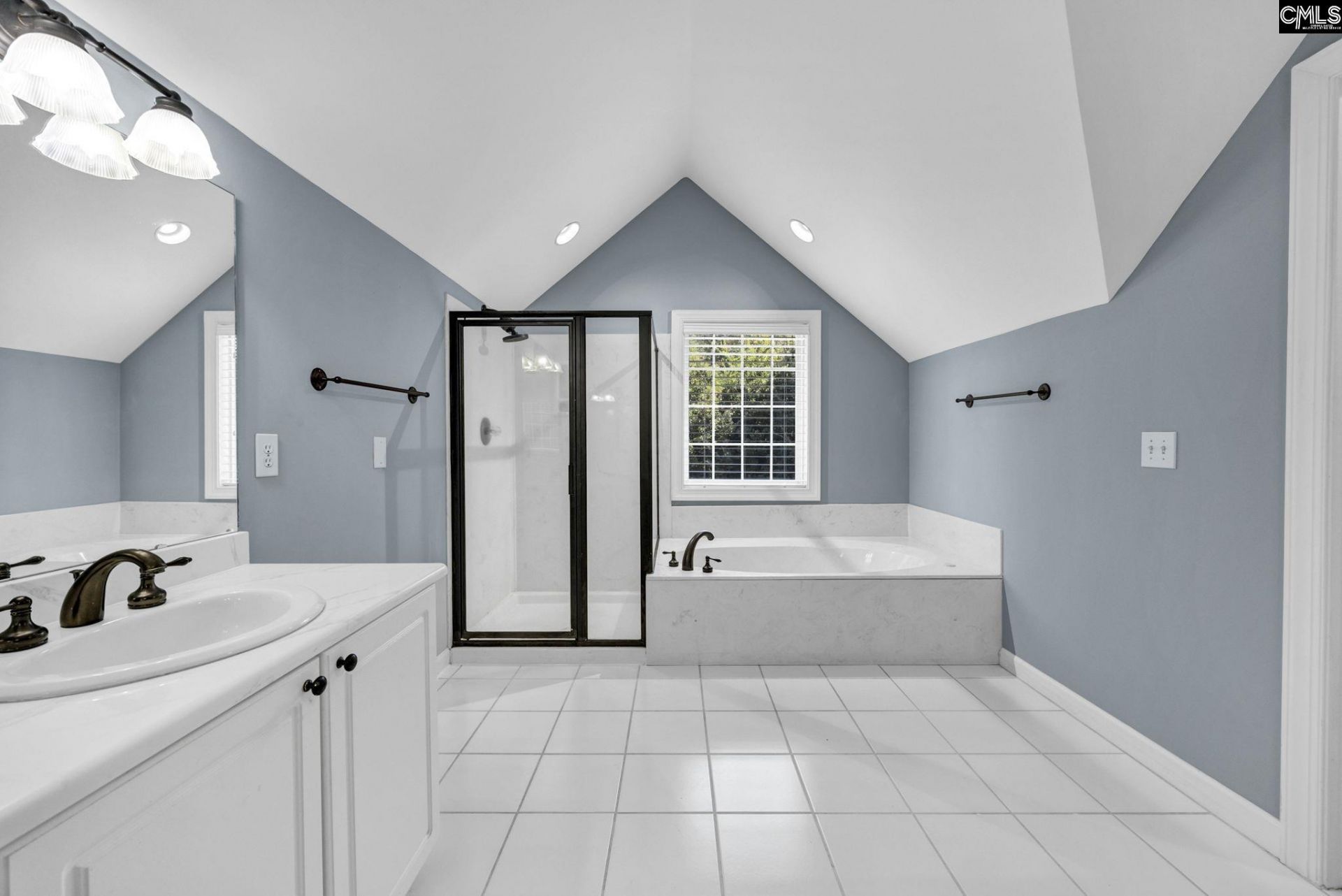 109 Crosscreek Drive  Photo 32