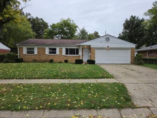 7106 Chatlake Drive, Huber Heights, OH 45424