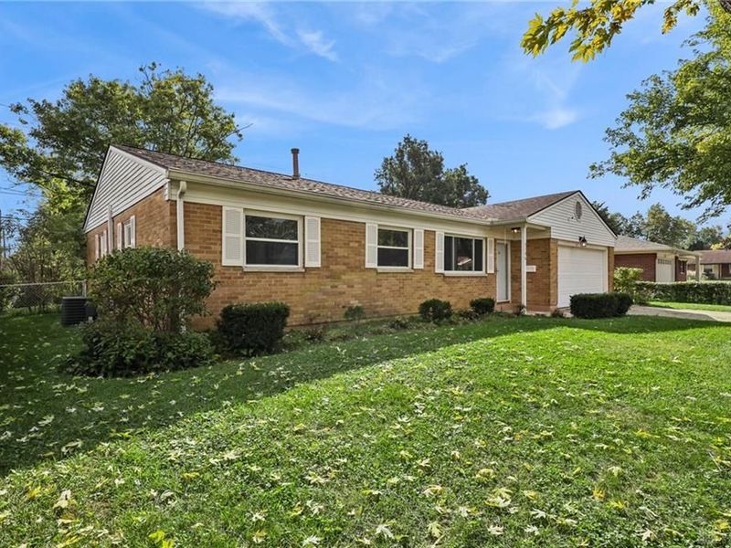 7106 Chatlake Drive, Huber Heights, OH 45424 Photo 3