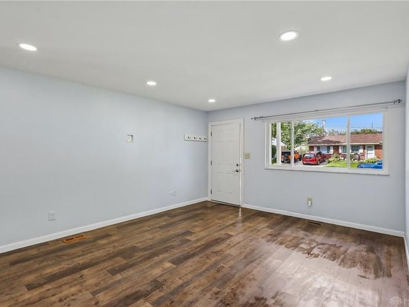 7106 Chatlake Drive, Huber Heights, OH 45424 Photo 8