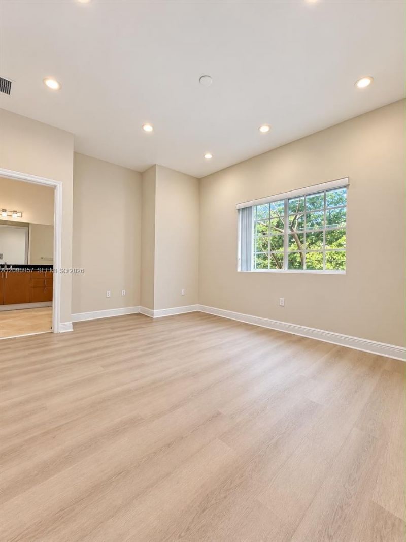 3200 Stirling Rd , Unit F6, Hollywood, FL 33021 Photo