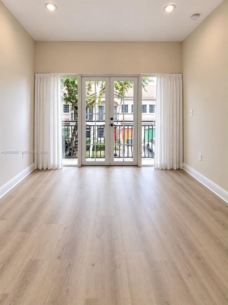 3200 Stirling Rd , Unit F6, Hollywood, FL 33021 Photo