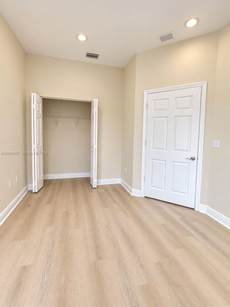 3200 Stirling Rd , Unit F6, Hollywood, FL 33021 Photo