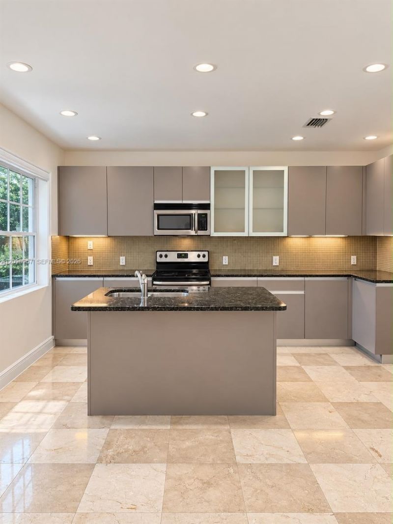 3200 Stirling Rd , Unit F6, Hollywood, FL 33021 Photo