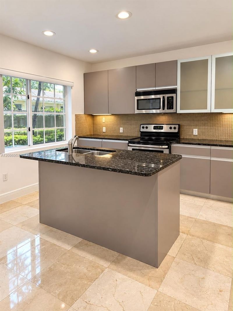 3200 Stirling Rd , Unit F6, Hollywood, FL 33021 Photo