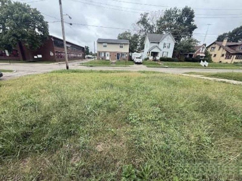 1602 Woodland Avenue NW, Canton, OH 44703 Photo 2