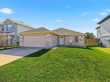 2112 Valley Forge Trail, Fort Worth, TX 76177
