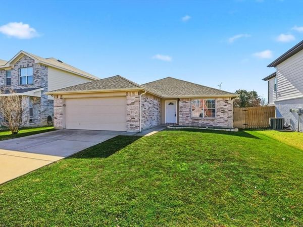 2112 Valley Forge Trail , Fort Worth, TX 76177