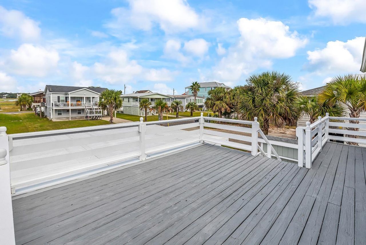 668 S Waccamaw Dr.  Photo 32