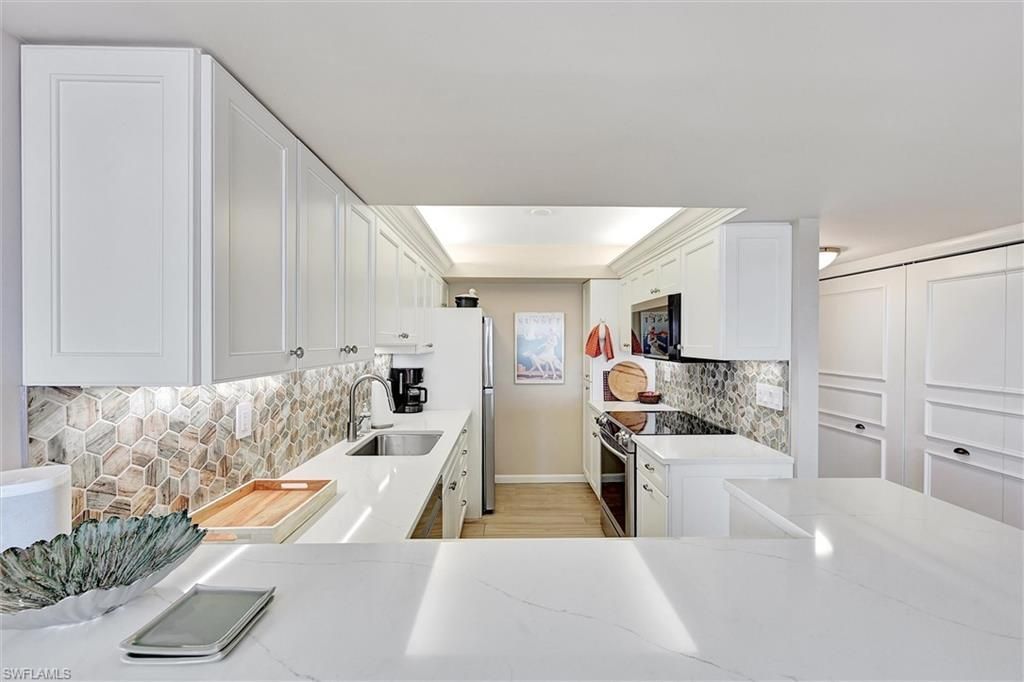 2150 Gulf Shore Blvd N, Unit 703, Naples, FL 34102 Photo