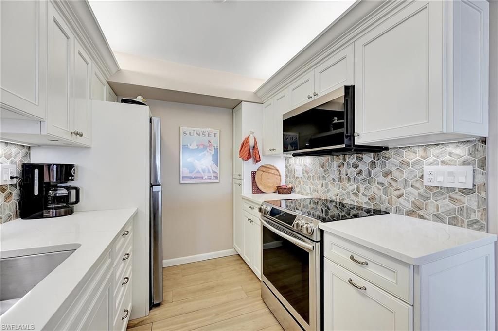 2150 Gulf Shore Blvd N, Unit 703, Naples, FL 34102 Photo
