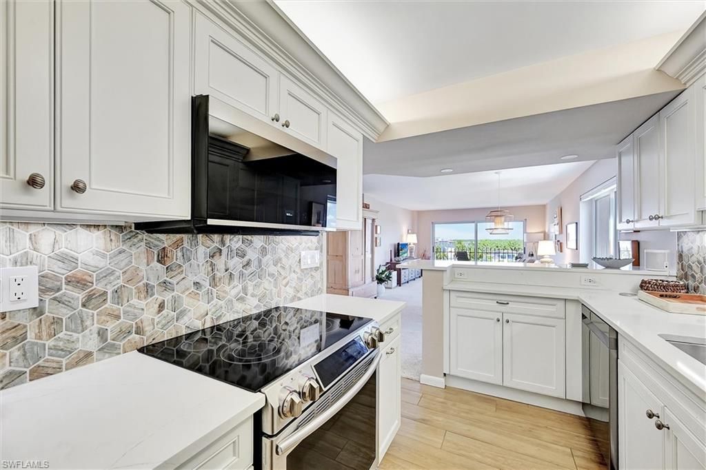 2150 Gulf Shore Blvd N, Unit 703, Naples, FL 34102 Photo