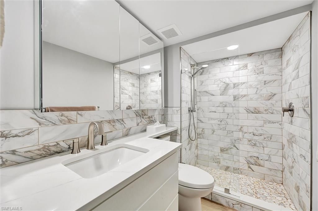 2150 Gulf Shore Blvd N, Unit 703, Naples, FL 34102 Photo
