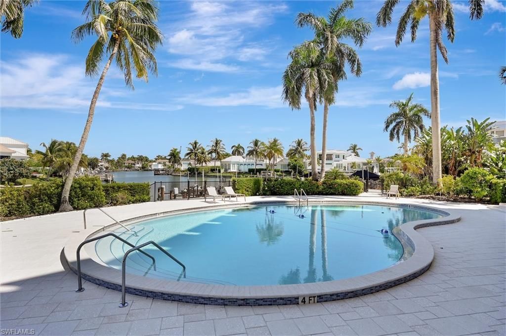 2150 Gulf Shore Blvd N, Unit 703, Naples, FL 34102 Photo