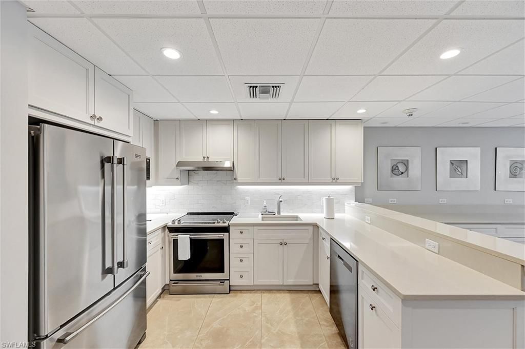2150 Gulf Shore Blvd N, Unit 703, Naples, FL 34102 Photo