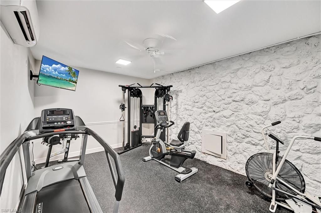 2150 Gulf Shore Blvd N, Unit 703, Naples, FL 34102 Photo