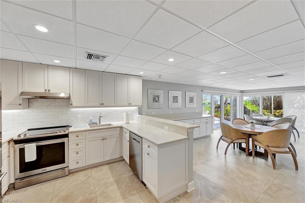 2150 Gulf Shore Blvd N, Unit 703, Naples, FL 34102 Photo