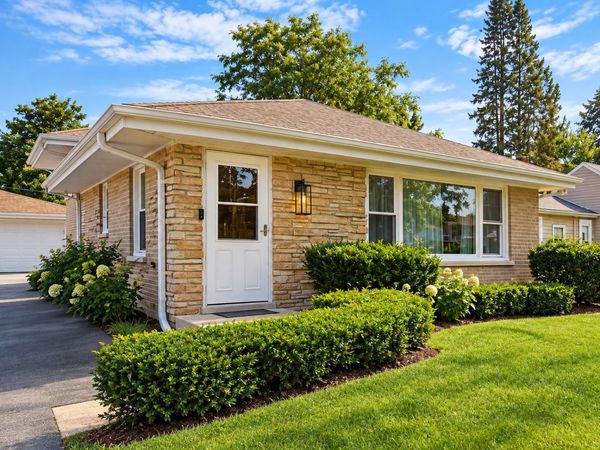777 N VAN AUKEN Street , Elmhurst, IL 60126