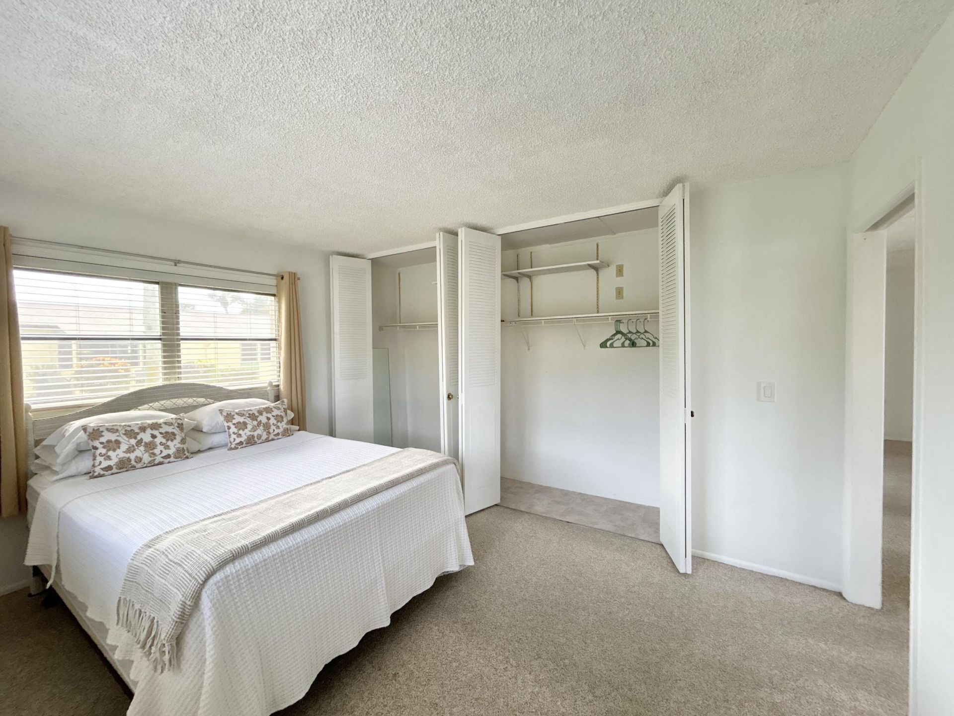 2915 Crosley Drive W, Unit A, West Palm Beach, FL 33415 Photo