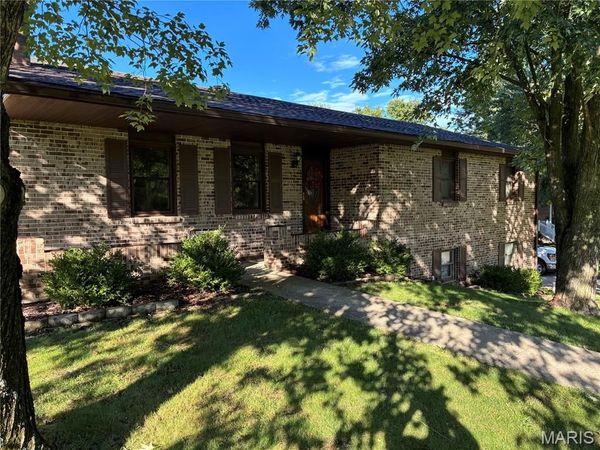 31 Sherwood Estates Avenue , Hannibal, MO 63401