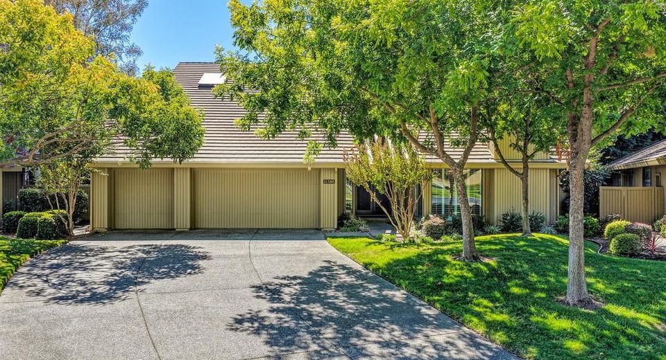 11380 Huntington Village Ln, Gold River, CA 95670 Photo
