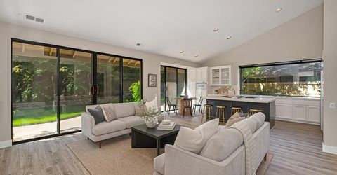 11380 Huntington Village Ln, Gold River, CA 95670 Photo