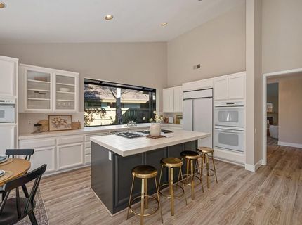 11380 Huntington Village Ln, Gold River, CA 95670 Photo