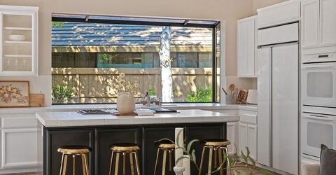 11380 Huntington Village Ln, Gold River, CA 95670 Photo