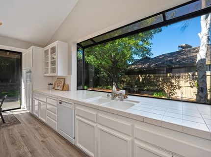 11380 Huntington Village Ln, Gold River, CA 95670 Photo