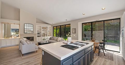 11380 Huntington Village Ln, Gold River, CA 95670 Photo
