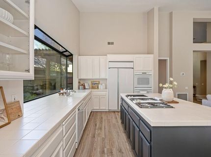 11380 Huntington Village Ln, Gold River, CA 95670 Photo
