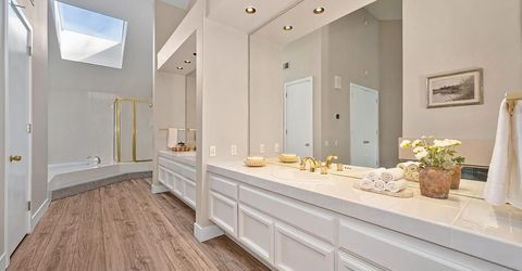 11380 Huntington Village Ln, Gold River, CA 95670 Photo