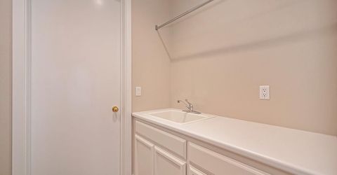 11380 Huntington Village Ln, Gold River, CA 95670 Photo