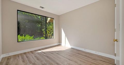 11380 Huntington Village Ln, Gold River, CA 95670 Photo