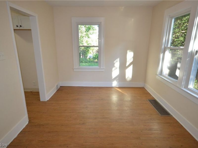 409 The Brooklands Avenue, Akron, OH 44305 Photo 8