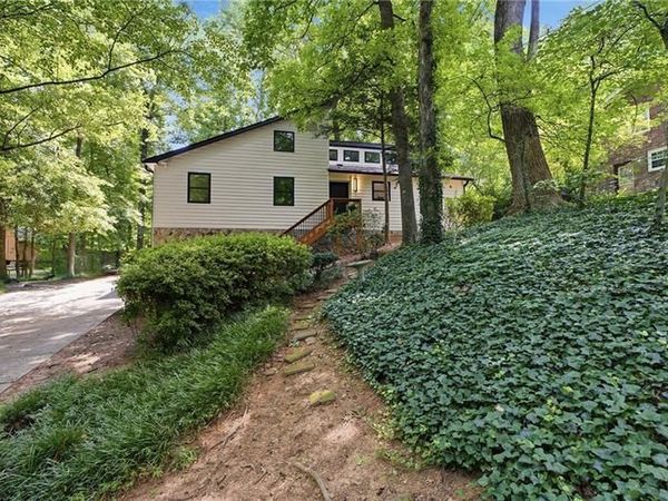 2490 Stoney Brook Lane NE, Marietta, GA 30062