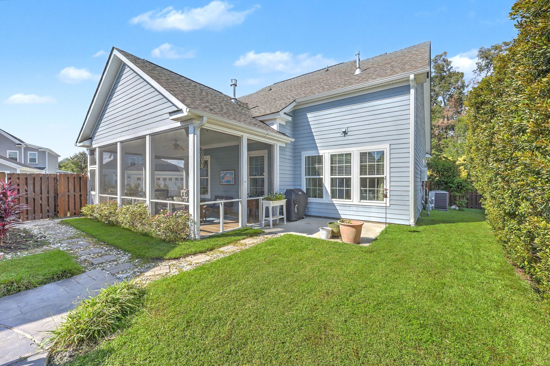 310 Woodgate Way Photo 34