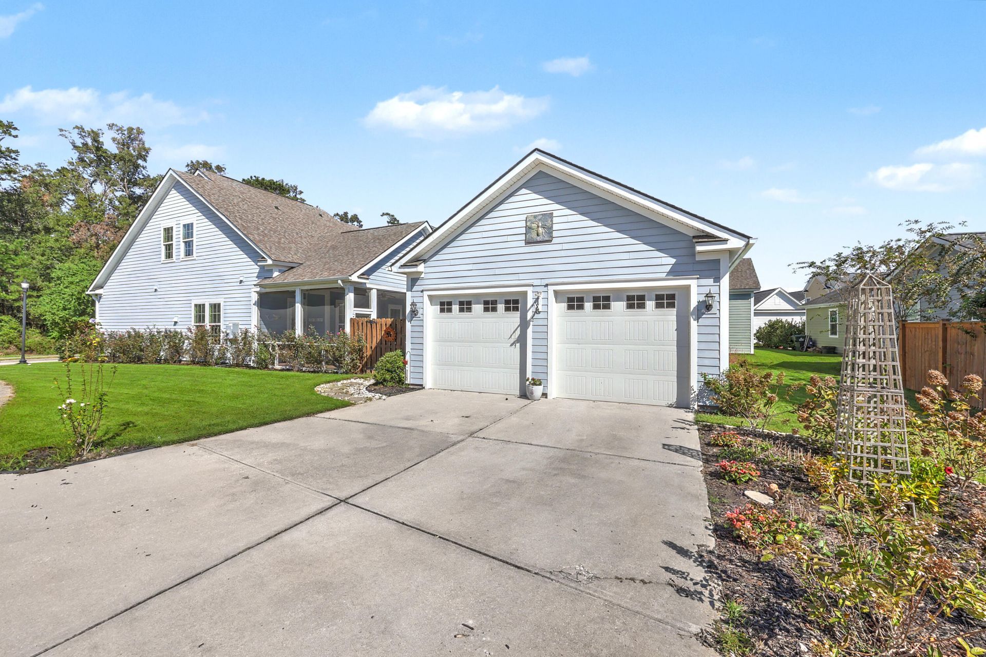 310 Woodgate Way Photo 43