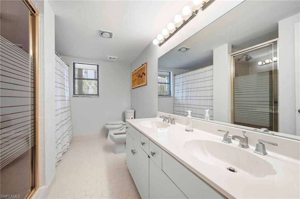 6075 Pelican Bay Blvd , Unit 201, Naples, FL 34108 Photo
