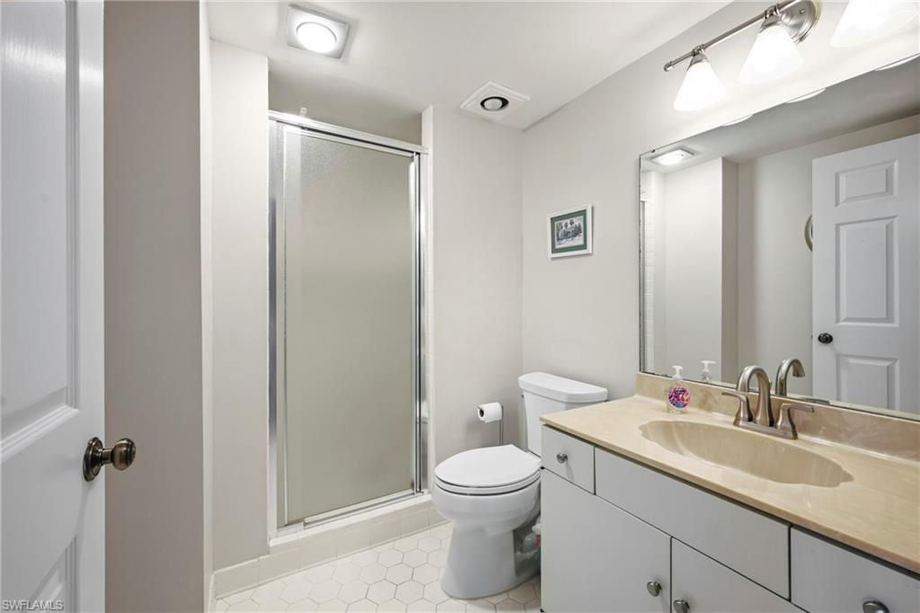 6075 Pelican Bay Blvd , Unit 201, Naples, FL 34108 Photo