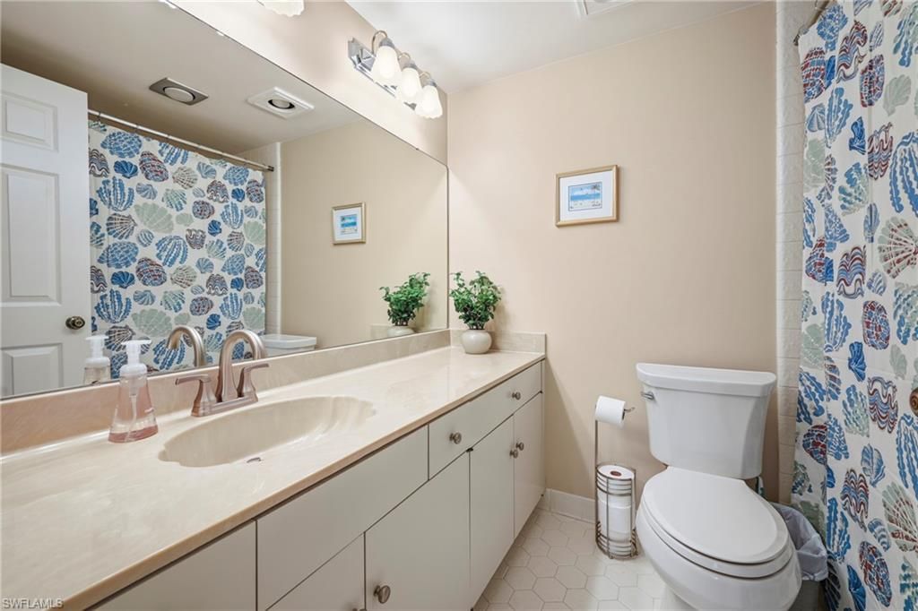 6075 Pelican Bay Blvd , Unit 201, Naples, FL 34108 Photo