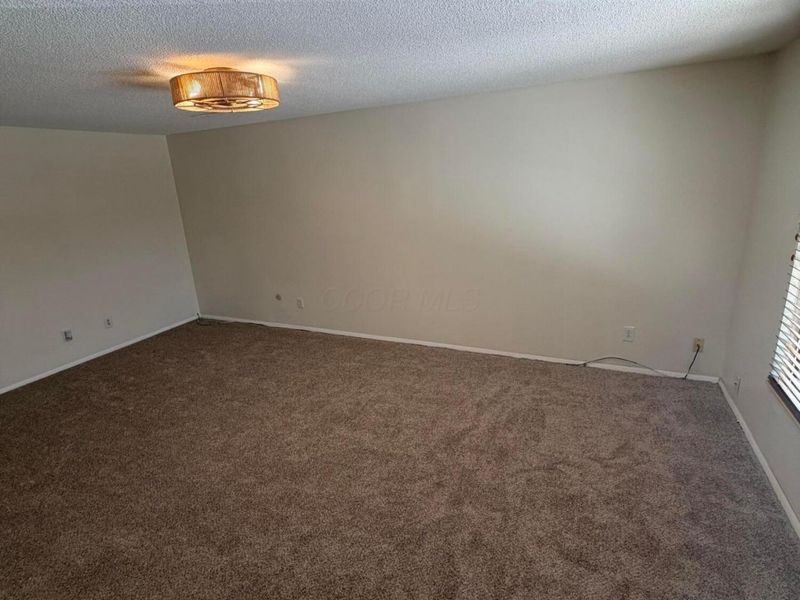 1635 Mcnaughten Road , Unit B, Columbus, OH 43232 Photo 4