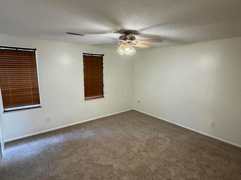 1635 Mcnaughten Road , Unit B, Columbus, OH 43232 Photo 7