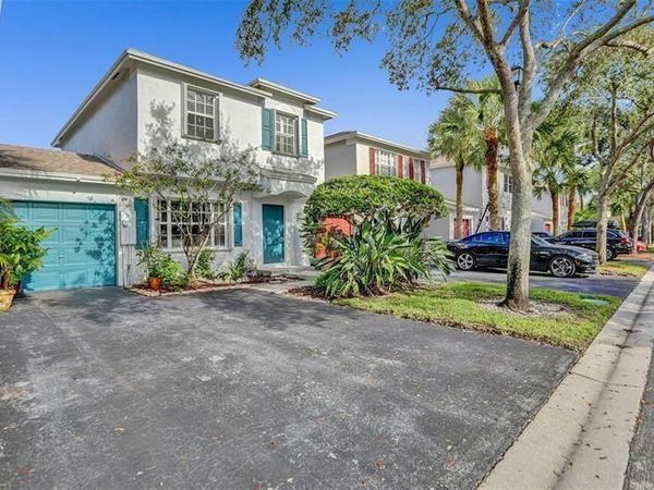 6003 HARBOR ISLE Way, Unit 495, Tamarac, FL 33321