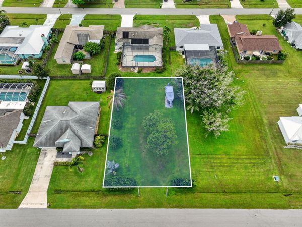 642 SE TANNER Avenue, Port St. Lucie, FL 34984