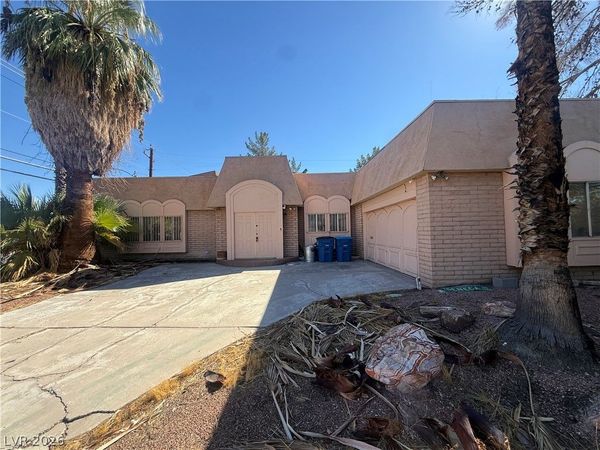 1747 E Desert Inn Road, Las Vegas, NV 89169